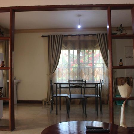 Montane Safaris Hotel Fort Portal ภายนอก รูปภาพ