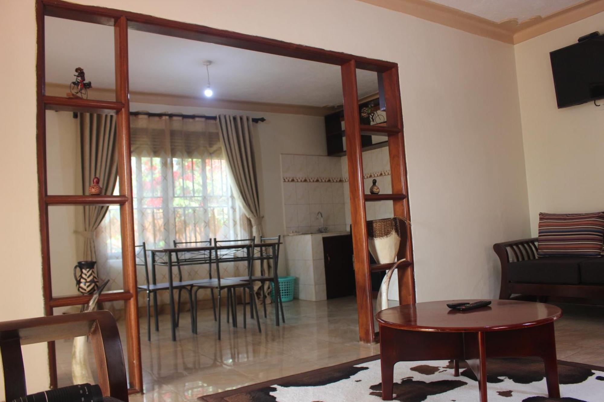 Montane Safaris Hotel Fort Portal ภายนอก รูปภาพ